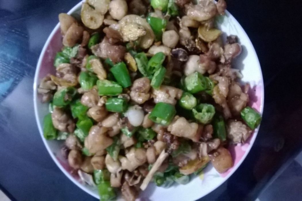 乾煸青椒兔 乾煸青椒兔