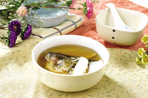 北芪鯉魚湯 北芪鯉魚湯