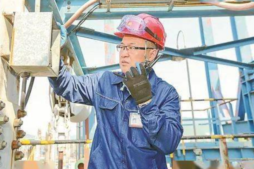 姜濤(吉林石化公司乙烯廠乙烯車間化工四班值班長) 姜濤(吉林石化公司乙烯廠乙烯車間化工四班值班長)