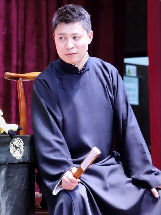 李鶴東 李鶴東