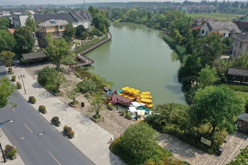 杜城村(浙江省杭州市餘杭區良渚街道下轄村) 杜城村(浙江省杭州市餘杭區良渚街道下轄村)