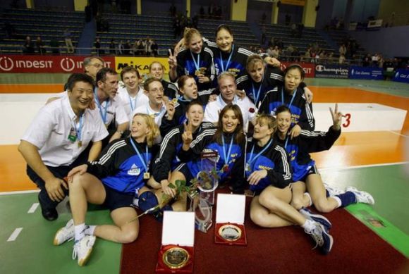 02-03賽季歐冠冠軍法國坎城競技女排