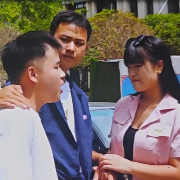 駱權 駱權
