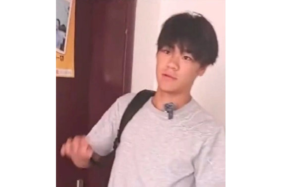 張國慶(中國足球運動員) 張國慶(中國足球運動員)