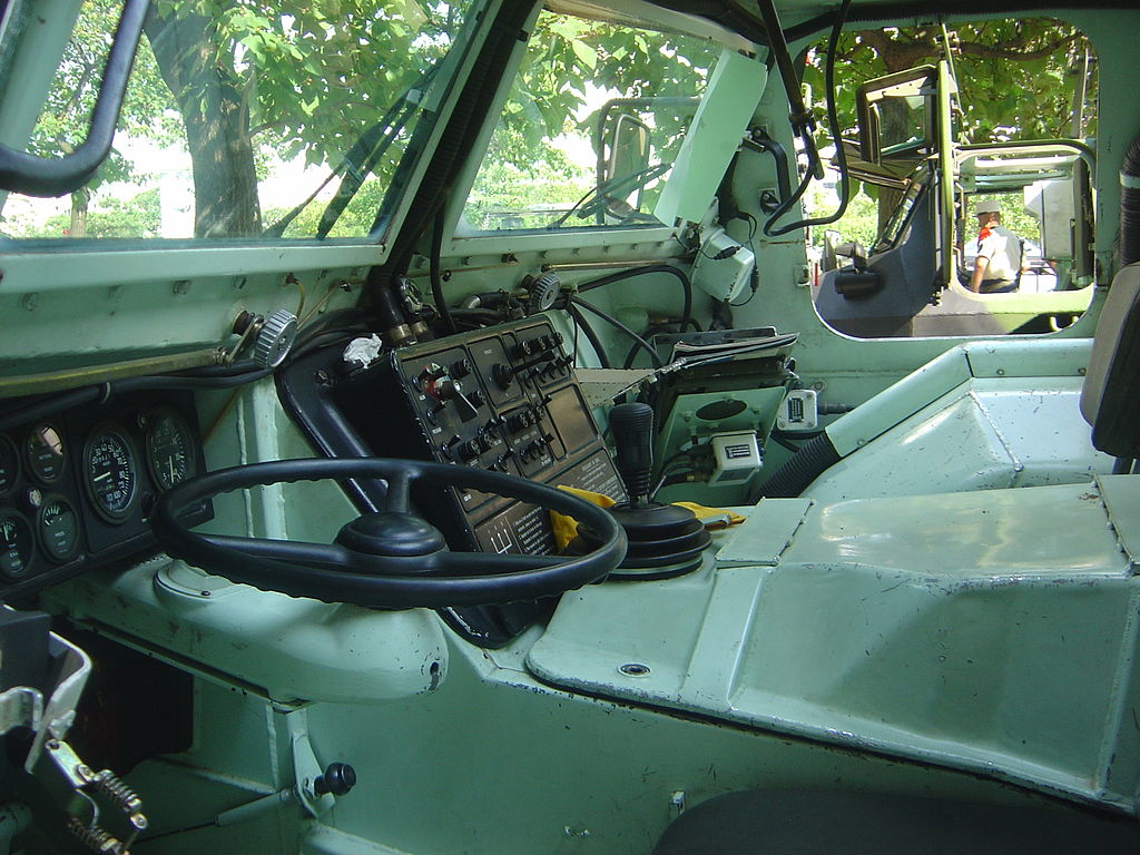 VAB裝甲輸送車駕駛艙內景
