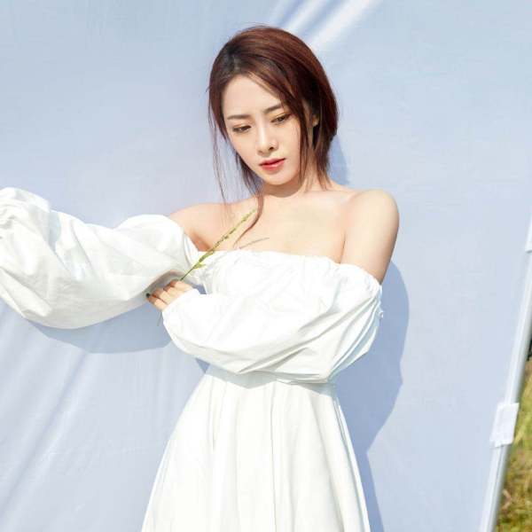 李茉