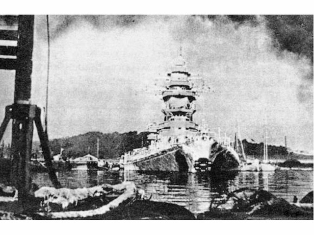 斯特拉斯堡號戰列艦自沉於土倫港後的狀態
