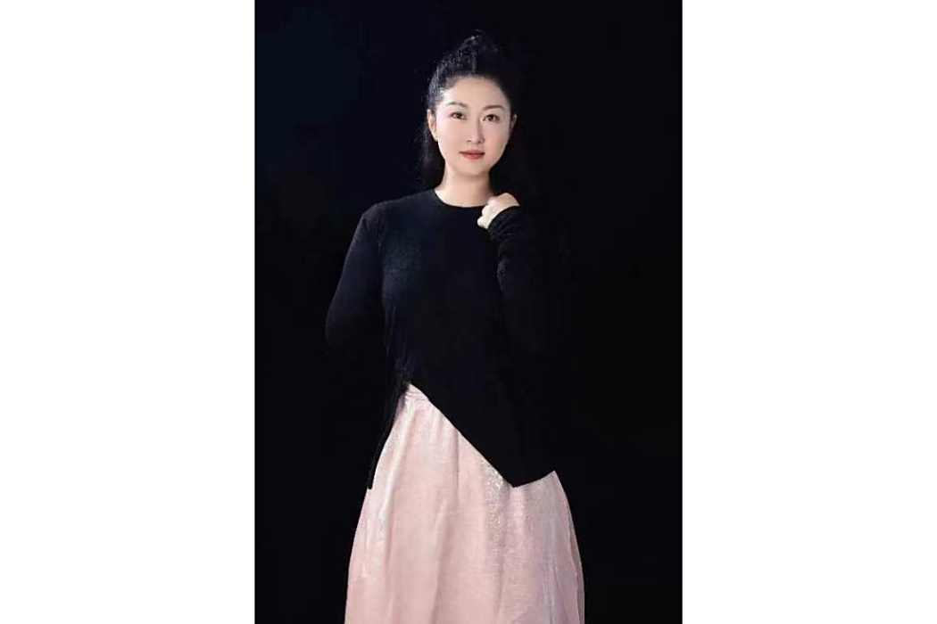 徐冰清(鋼琴教師) 徐冰清(鋼琴教師)