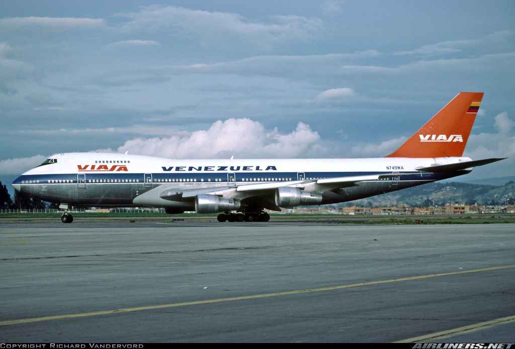 波音747-200C