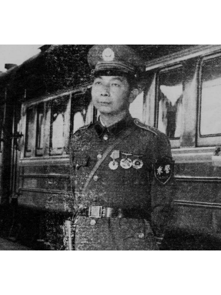 李小咪(重慶鐵路公安處乘警隊原偵察員、全國公安戰線二級英雄模範) 李小咪(重慶鐵路公安處乘警隊原偵察員、全國公安戰線二級英雄模範)