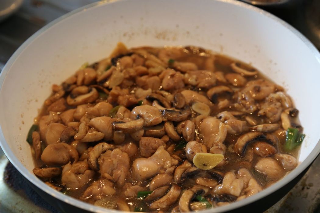 蘑菇滑雞 蘑菇滑雞