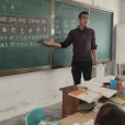 張鵬程(80後“白髮校長”、河南太康二郎廟國小校長) 張鵬程(80後“白髮校長”、河南太康二郎廟國小校長)
