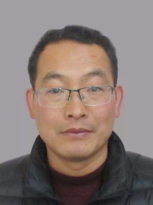劉耀君(玉龍縣市場監督管理局鳴音監管所科員) 劉耀君(玉龍縣市場監督管理局鳴音監管所科員)