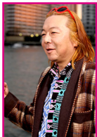 面探型男