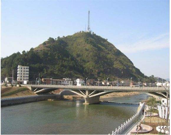 筆峰山(位於黎川縣城西南的山) 筆峰山(位於黎川縣城西南的山)