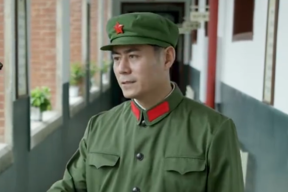 胡建平(年代情感劇《幸福照相館》中的角色) 胡建平(年代情感劇《幸福照相館》中的角色)