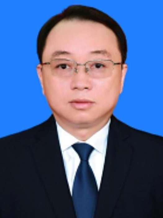 王四維(重慶市萬盛經開區南桐鎮黨委委員、紀委書記) 王四維(重慶市萬盛經開區南桐鎮黨委委員、紀委書記)