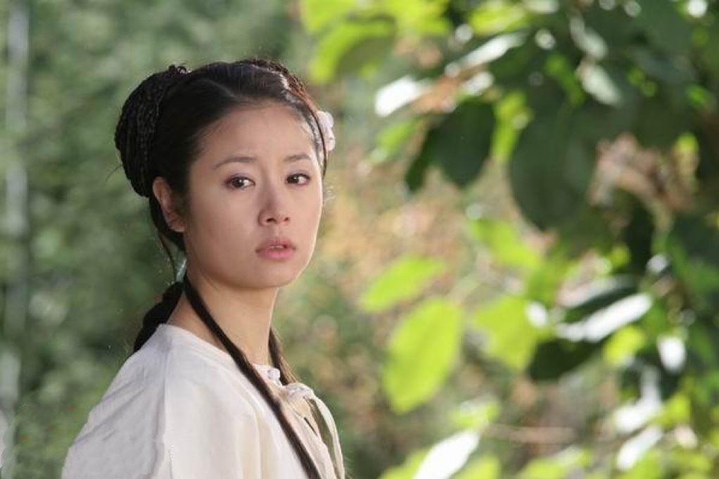 段艾月(情感劇《大理公主》中的角色,由林心如飾演) 段艾月(情感劇《大理公主》中的角色,由林心如飾演)
