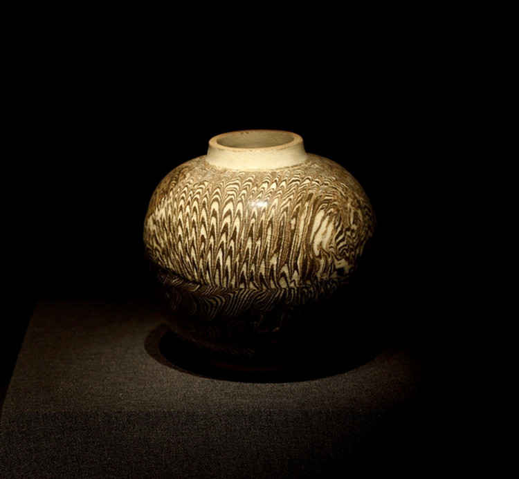 宋絞胎瓷罐