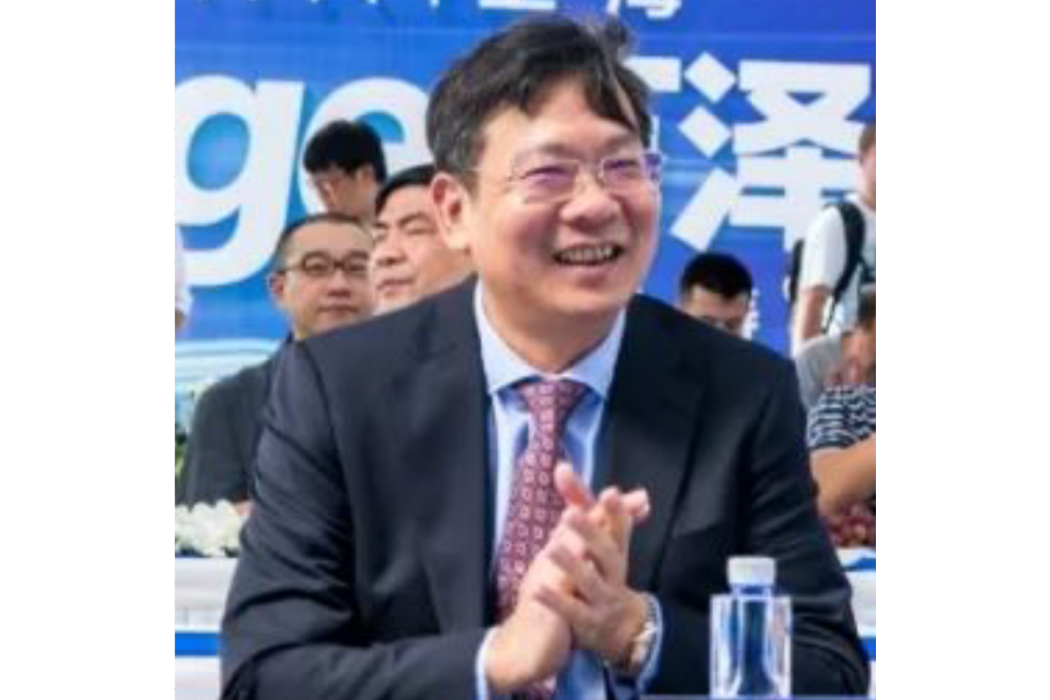 黃振光(萬澤股份董事長,董事) 黃振光(萬澤股份董事長,董事)