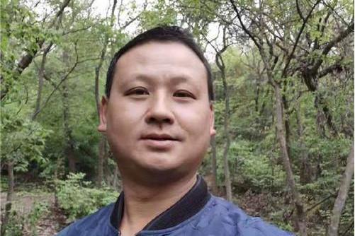 何國勇(貴州籍抗洪救援人員,在河南新鄉搶險期間因公殉職) 何國勇(貴州籍抗洪救援人員,在河南新鄉搶險期間因公殉職)