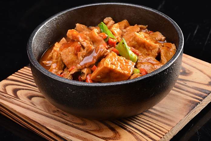 油豆腐燜肉 油豆腐燜肉