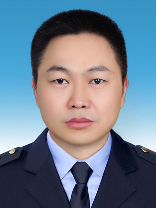 黃萬(重慶市萬州區市場監督管理局黨委委員、副局長)