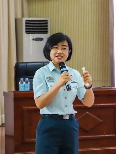 郝立君(中共二十大代表,中國人民武裝警察部隊後勤學院基礎部軍事心理學教研室主任) 郝立君(中共二十大代表,中國人民武裝警察部隊後勤學院基礎部軍事心理學教研室主任)