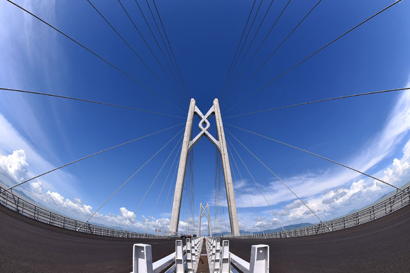港珠澳大橋青州航道橋中國結造型索塔
