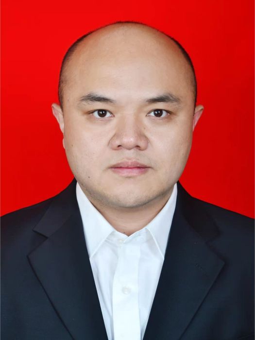 朱振華(重慶市渝中區市場監督管理局黨組副書記) 朱振華(重慶市渝中區市場監督管理局黨組副書記)
