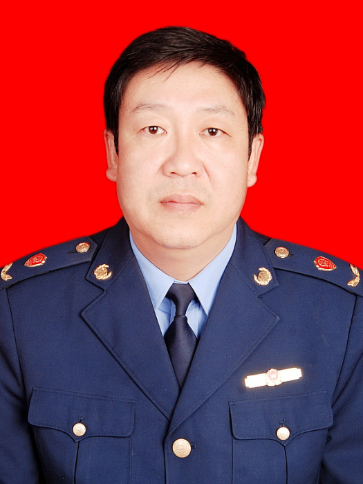 李炳軍(陝西省延安市行政審批服務局黨組成員、副局長) 李炳軍(陝西省延安市行政審批服務局黨組成員、副局長)