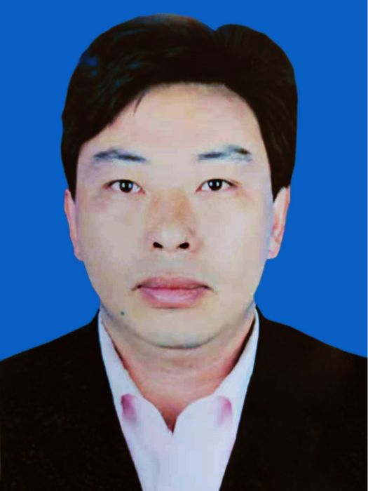 何榮(貴州省納雍縣第三中學校長) 何榮(貴州省納雍縣第三中學校長)