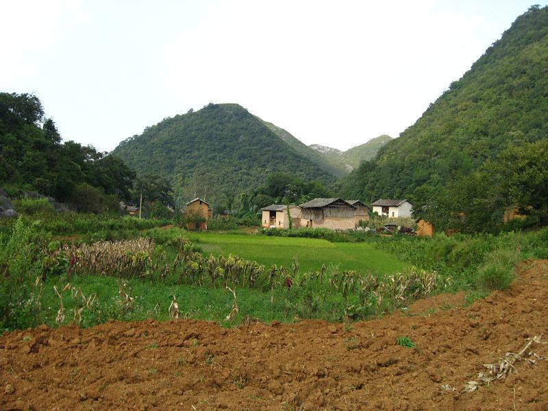 六穀寨村 六穀寨村