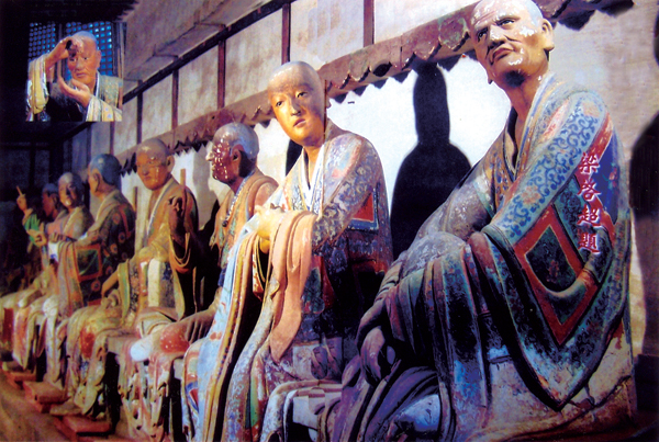 靈岩寺千佛殿內的宋代彩色泥塑羅漢