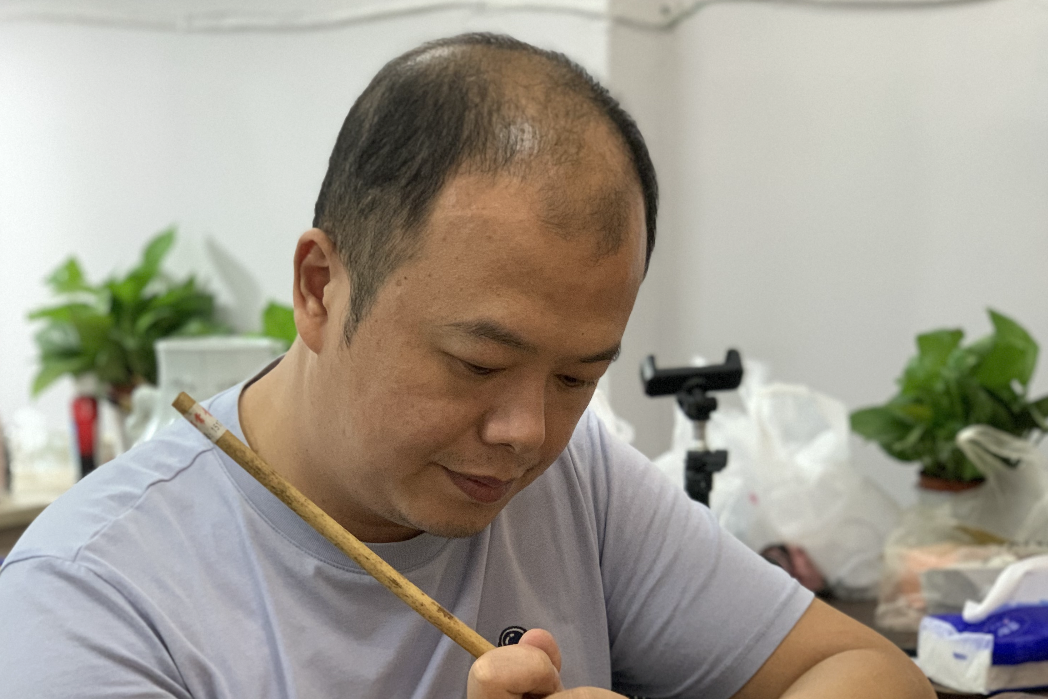 魏巍(陶瓷產品設計師,景德鎮陶瓷藝術家) 魏巍(陶瓷產品設計師,景德鎮陶瓷藝術家)