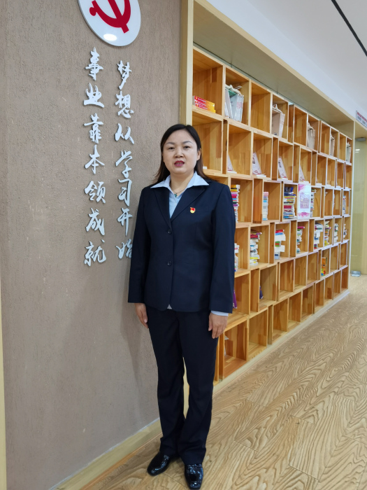 劉珍(長沙市天心區仰天湖社區黨總支書記) 劉珍(長沙市天心區仰天湖社區黨總支書記)
