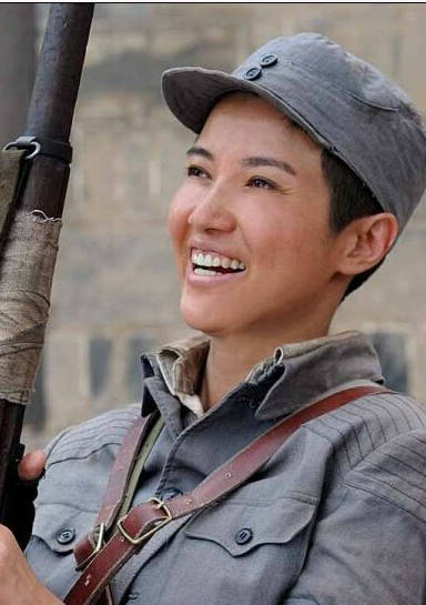 走出硝煙的女人(走出硝煙)