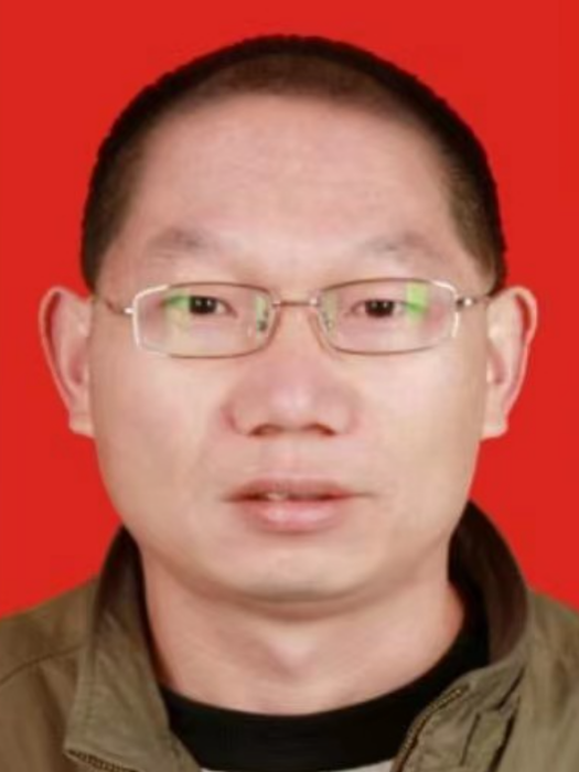 羅國榮(湖南省武岡市人力資源和社會保障局黨組成員、副局長) 羅國榮(湖南省武岡市人力資源和社會保障局黨組成員、副局長)