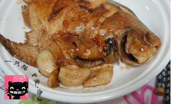 蒜燒平魚