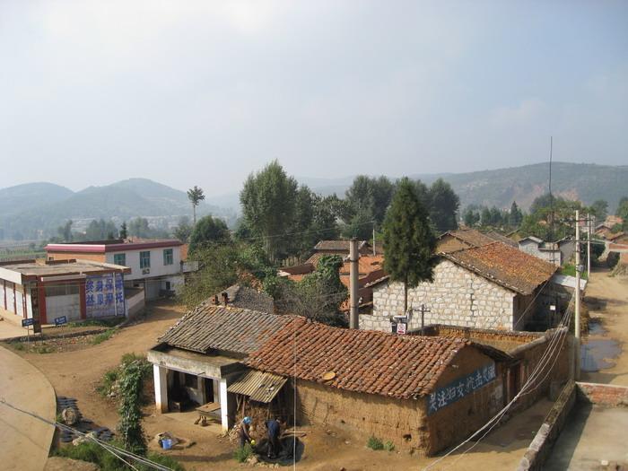 小沖村(雲南宣威市熱水鎮下轄村) 小沖村(雲南宣威市熱水鎮下轄村)