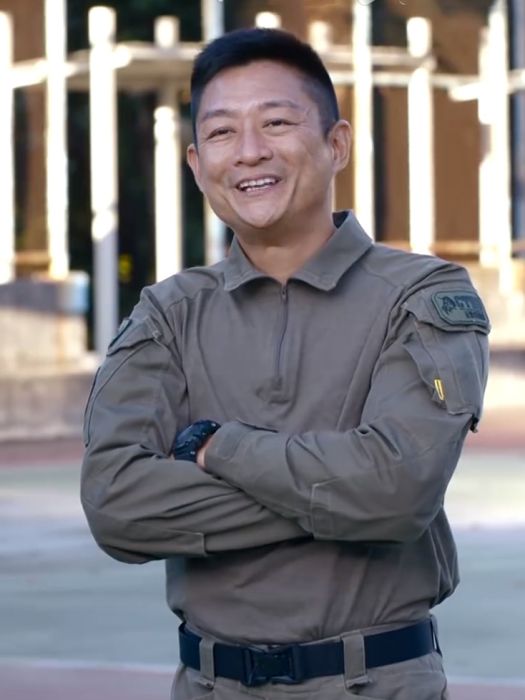 徐登(警匪劇《隱形戰隊》中的角色) 徐登(警匪劇《隱形戰隊》中的角色)