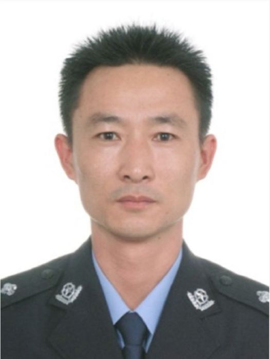 劉雲超(雲南省麗江市寧蒗縣人民政府原副縣長,縣公安局原黨委書記、局長) 劉雲超(雲南省麗江市寧蒗縣人民政府原副縣長,縣公安局原黨委書記、局長)