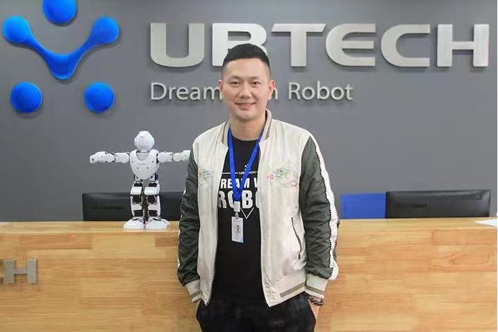 鄧鵬(深圳煜煒光學科技有限公司董事長) 鄧鵬(深圳煜煒光學科技有限公司董事長)