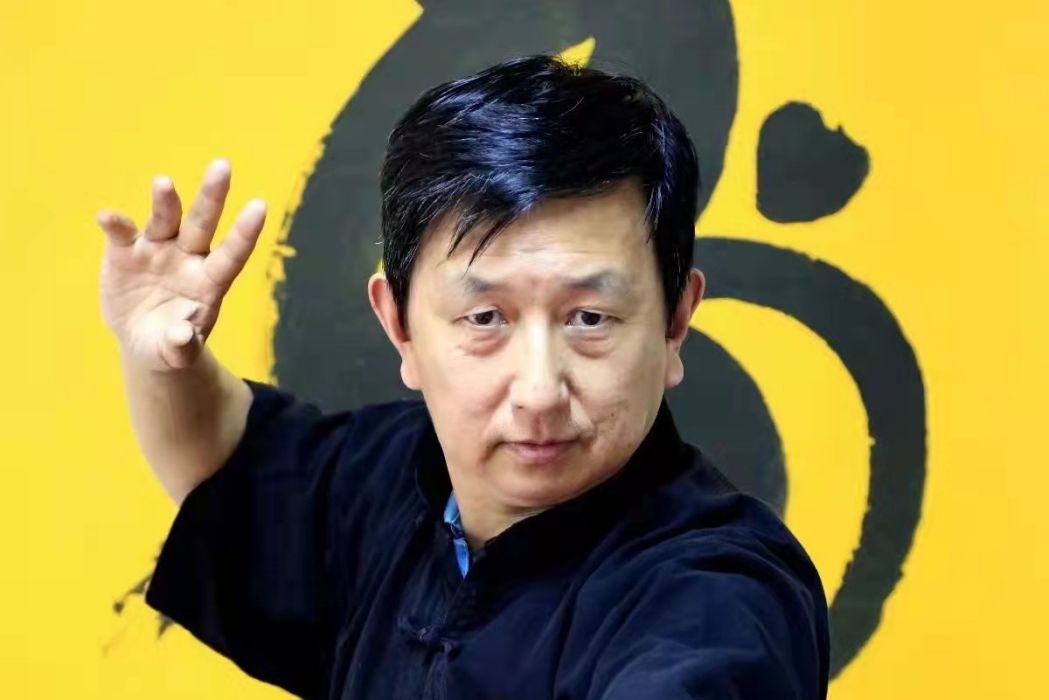 張松(中國硬筆書法協會理事) 張松(中國硬筆書法協會理事)