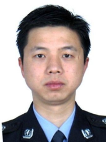 雷震(湖北省鹹豐縣公安局黨組成員、副政委) 雷震(湖北省鹹豐縣公安局黨組成員、副政委)