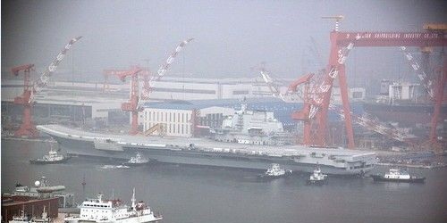 中國大連港被改裝的“瓦良格”號