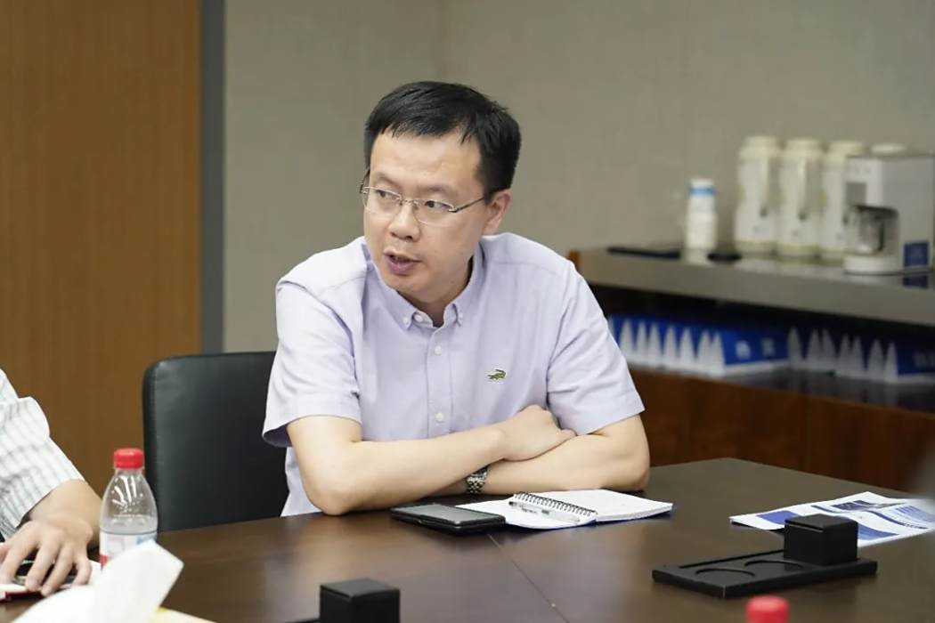 黃燦(浙江大學管理學院原副院長、黨委委員) 黃燦(浙江大學管理學院原副院長、黨委委員)