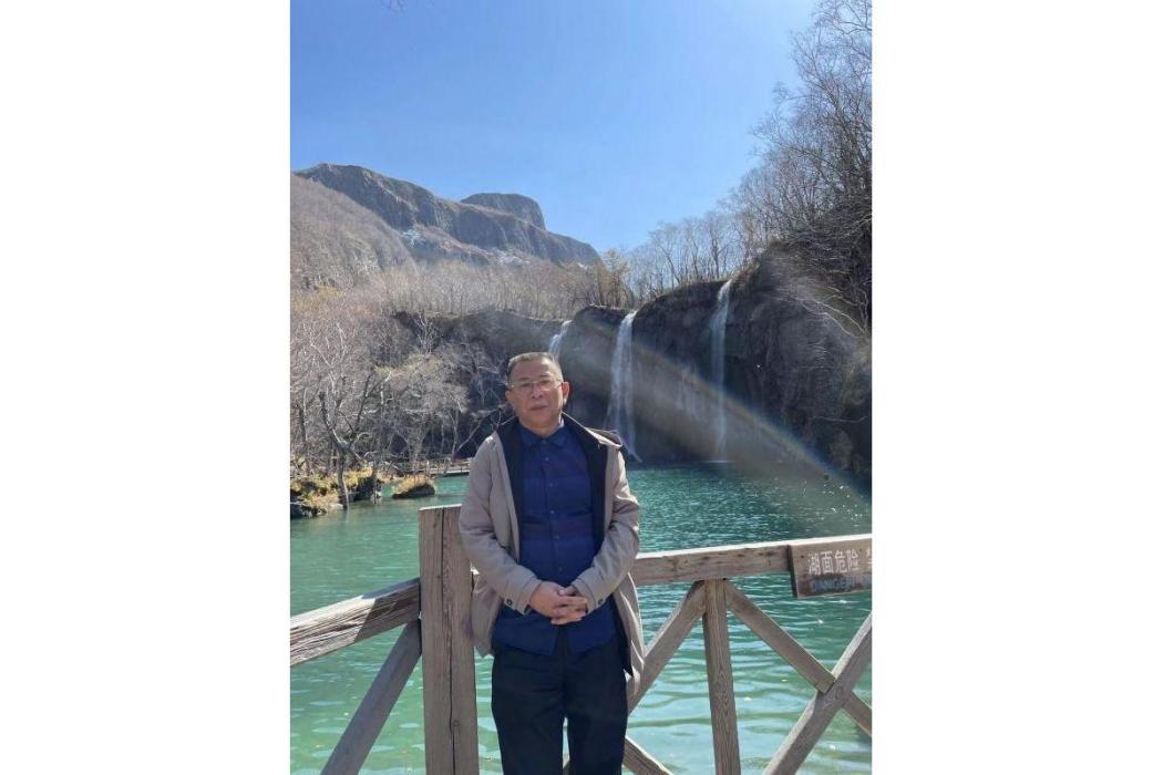 李魯平(湖北省作家協會副主席) 李魯平(湖北省作家協會副主席)