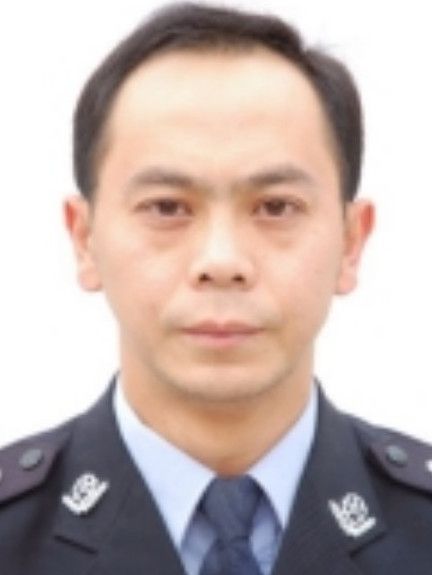 楊忠(四川省廣安市公安局廣安區分局黨委委員、副局長) 楊忠(四川省廣安市公安局廣安區分局黨委委員、副局長)