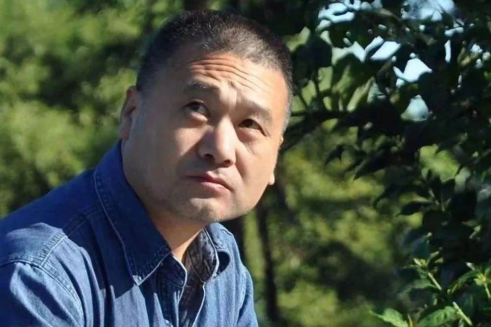 李曦明(中國美術家協會會員,軍旅畫家) 李曦明(中國美術家協會會員,軍旅畫家)